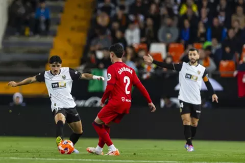 انتصارات الخفافيش لا تتوقف.. فالنسيا يهزم إشبيلية في الدوري الإسباني